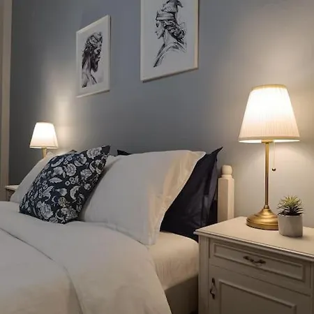 στην πόλη - Thess *